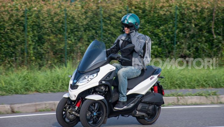 Prova Piaggio MP3 300 HPE, lo Yourban cambia nome e diventa un potente GT - Foto 39 di 40