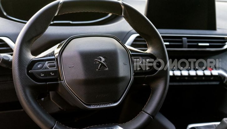 Prova Peugeot 3008 GT Line 2019: vero premium senza rinunce - Foto 23 di 42