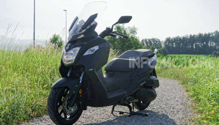Prova SYM Joymax 300 Z, non solo un prezzo allettante! - Foto 10 di 34