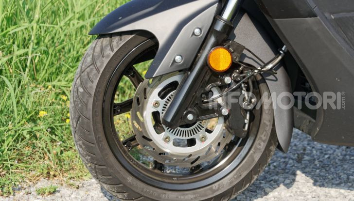 Prova SYM Joymax 300 Z, non solo un prezzo allettante! - Foto 27 di 34