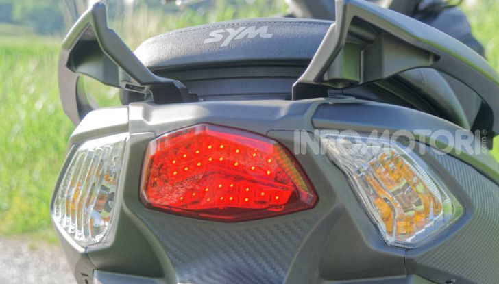 Prova SYM Joymax 300 Z, non solo un prezzo allettante! - Foto 32 di 34