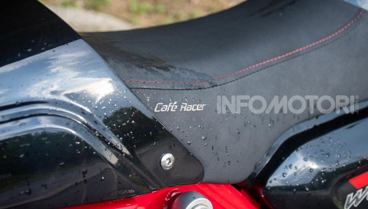 Prova su strada Sym Wolf Cafè Racer 300, per tutti e con stile - Foto 4 di 26