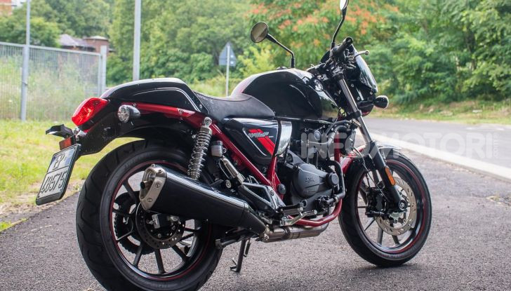 Prova su strada Sym Wolf Cafè Racer 300, per tutti e con stile - Foto 12 di 26