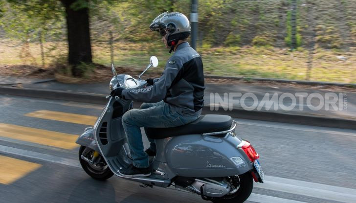 Prova Vespa GTS 300 hpe SuperTech, mai guidata una Vespa così!  - Foto 46 di 49