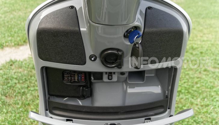 Prova Vespa GTS 300 hpe SuperTech, mai guidata una Vespa così!  - Foto 5 di 49