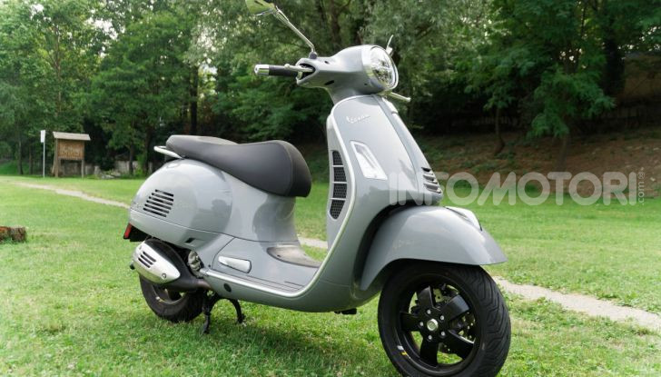 Vespa GTS 300 hpe SuperTech 2019 estetica design