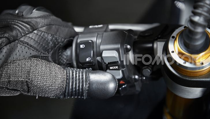 Yamaha YZF-R1: il modello 2023 potrebbe essere “solo pista” - Foto 31 di 39