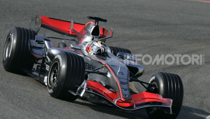 F1: i piloti più famosi licenziati a stagione in corso - Foto 8 di 16