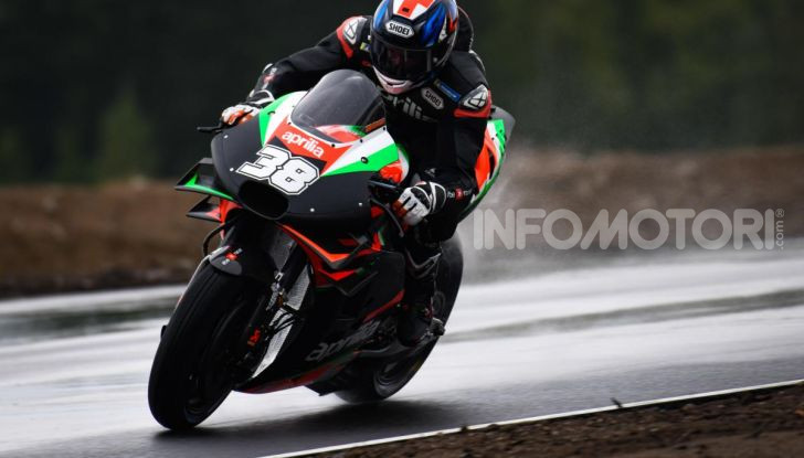 MotoGP 2019: Bradley Smith e l’Aprilia al top nella due giorni di test sul KymiRing - Foto 1 di 11