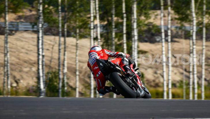 MotoGP 2019: Bradley Smith e l’Aprilia al top nella due giorni di test sul KymiRing - Foto 6 di 11