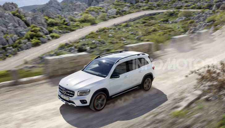 Nuovo Mercedes GLB: prezzi e motori del SUV 7 posti - Foto 5 di 16