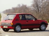 130 cavalli molto vivaci  – dalla mitica 205 GTI 1.9 alla nuova PEUGEOT 208 PureTech 130