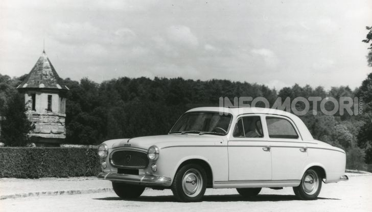 PEUGEOT 403 Diesel – la prima volta  del GASOLIO sotto il cofano della berlina di grande serie - Foto 1 di 8