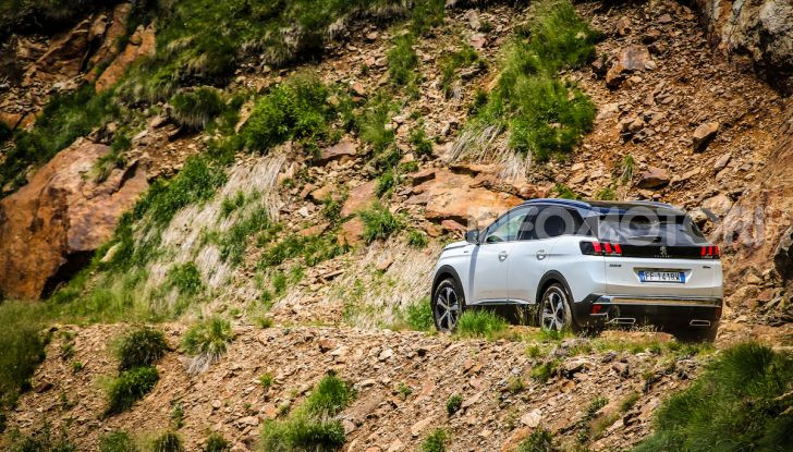 Peugeot 3008 GT Hybrid4, consumi e motori - Foto 11 di 15