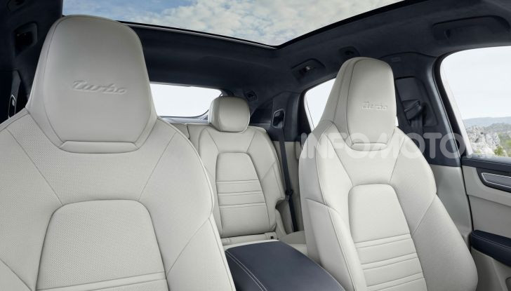 Porsche Cayenne Turbo S E-Hybrid: dati tecnici, prezzi e consumi - Foto 13 di 13