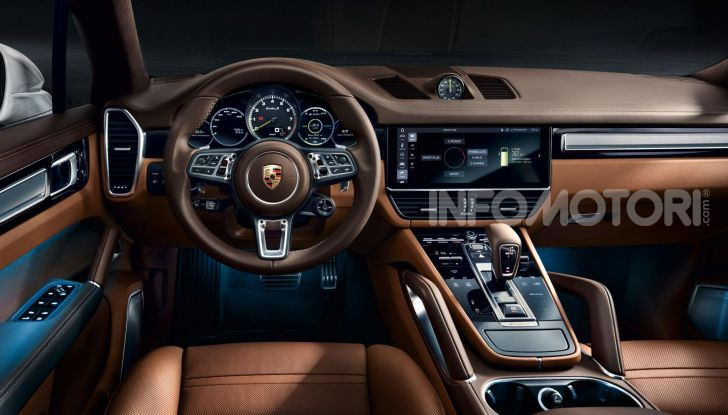 Porsche Cayenne Turbo S E-Hybrid: dati tecnici, prezzi e consumi - Foto 4 di 13