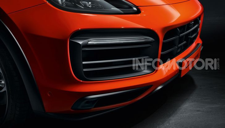 Porsche Cayenne Turbo S E-Hybrid: dati tecnici, prezzi e consumi - Foto 9 di 13
