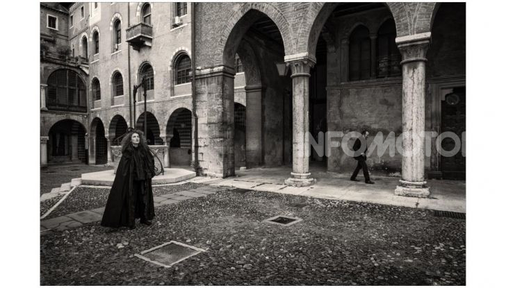 Calendario Pirelli 2020: Looking for Juliet con Emma Watson - Foto 21 di 23