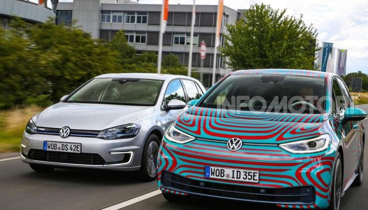 Il nuovo logo Volkswagen per il 2020 al Salone di Francoforte - Foto 1 di 6