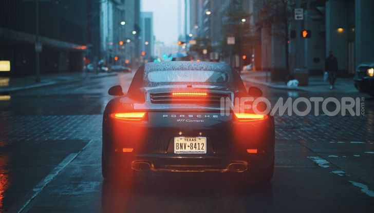 Frecce alla guida: come utilizzare correttamente gli indicatori di direzione - Foto 5 di 10