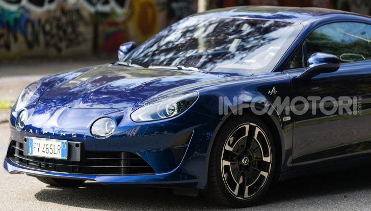 [VIDEO] Prova Alpine A110: i cinque motivi per avere il piccolo gioiello francese - Foto 19 di 45
