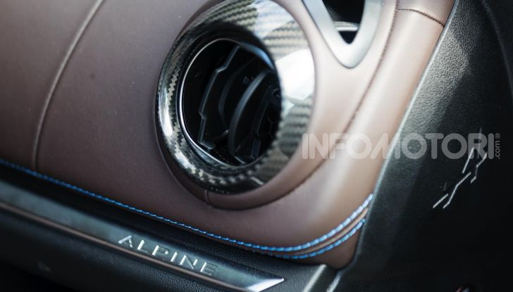 [VIDEO] Prova Alpine A110: i cinque motivi per avere il piccolo gioiello francese - Foto 34 di 45