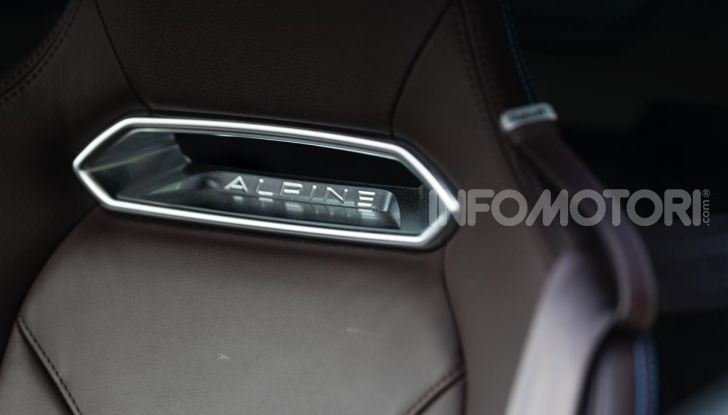 [VIDEO] Prova Alpine A110: i cinque motivi per avere il piccolo gioiello francese - Foto 45 di 45