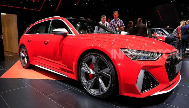 Audi RS6 Avant: un po’ station wagon un po’ supercar - Foto 7 di 23