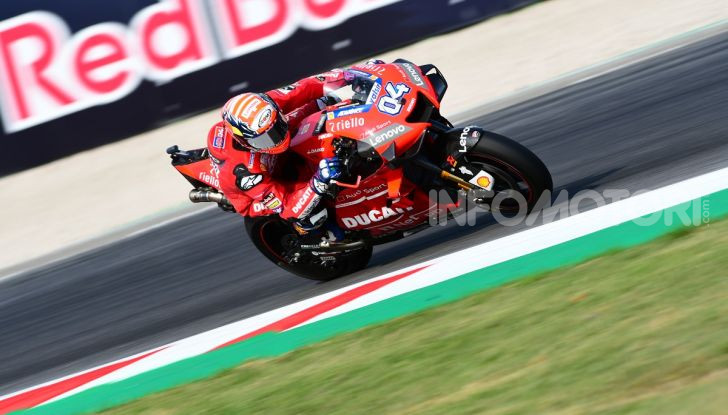 MotoGP 2019: Marquez vince a Misano in volata su Quartararo, terzo Vinales davanti a Rossi - Foto 12 di 35