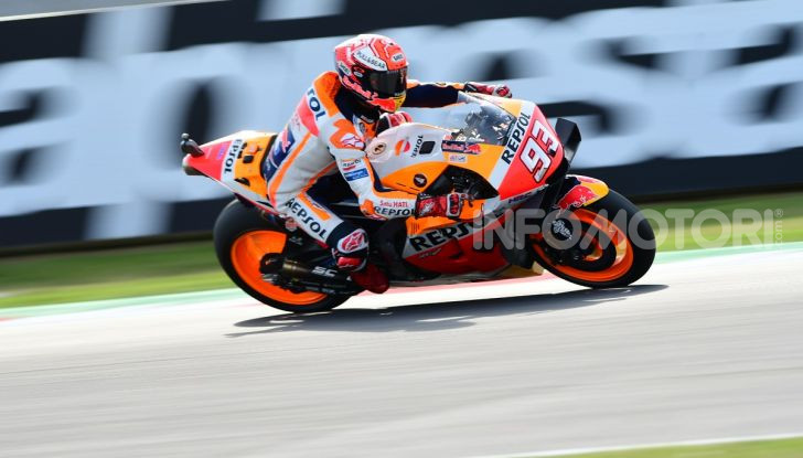 MotoGP 2019: Marquez vince a Misano in volata su Quartararo, terzo Vinales davanti a Rossi - Foto 1 di 35