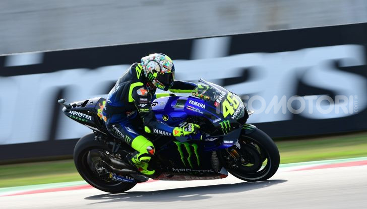 MotoGP 2019: Marquez vince a Misano in volata su Quartararo, terzo Vinales davanti a Rossi - Foto 7 di 35