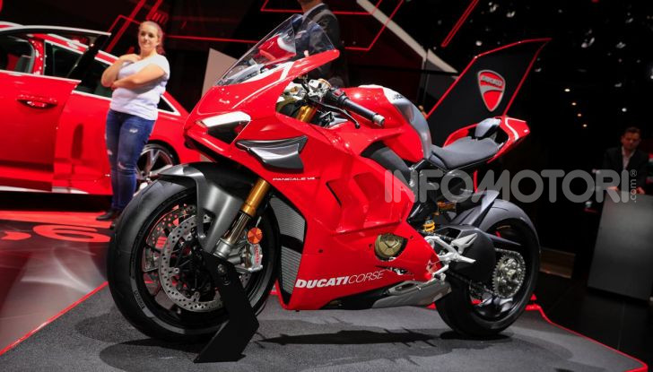 Ducati Panigale V4 R: la rossa a due ruote pronta a conquistare Francoforte - Foto 2 di 8