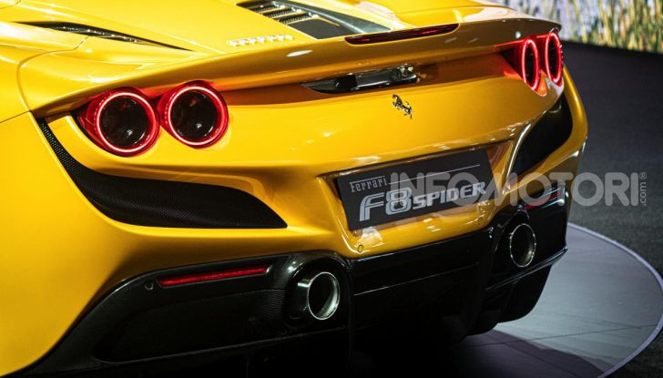 Ferrari F8 Spider: l’urlo dei 720CV a cielo aperto - Foto 7 di 16