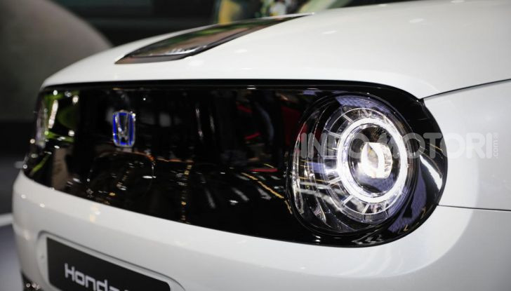 Honda e: tutto quello che sappiamo sulla citycar elettrica retrò - Foto 2 di 35