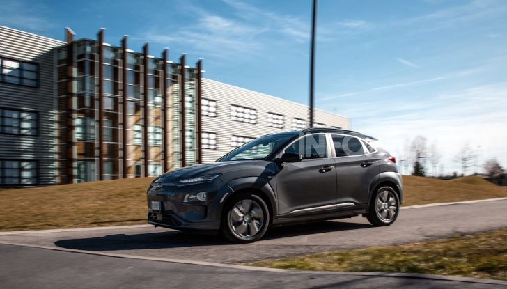 Hyundai Kona Electric: il SUV compatto a zero emissioni a 299€ al mese - Foto 2 di 4