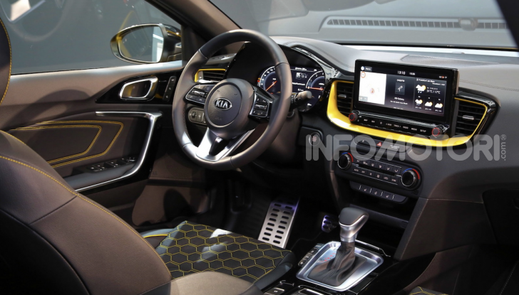 Kia XCeed, il nuovo crossover utility vehicle che fa concorrenza ai SUV - Foto 3 di 6