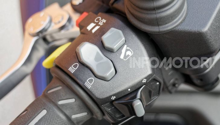 Prova Kymco Xciting 400i s: pochi difetti, tanta sostanza - Foto 21 di 51