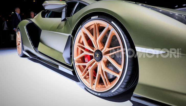 Lamborghini Sian: l’ibrida di Sant’Agata è un fulmine da 819CV - Foto 19 di 45