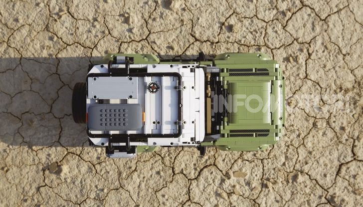 Land Rover Defender LEGO Technic in vendita dal 1 ottobre a 179€ - Foto 5 di 13