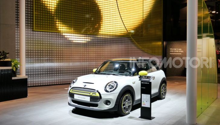 Mini elettrica: prezzi e caratteristiche della Mini Full Electric - Foto 12 di 14