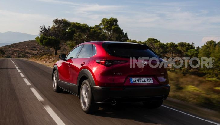 [VIDEO] Prova su strada Mazda CX-30: la giusta misura al crossover giapponese - Foto 9 di 43