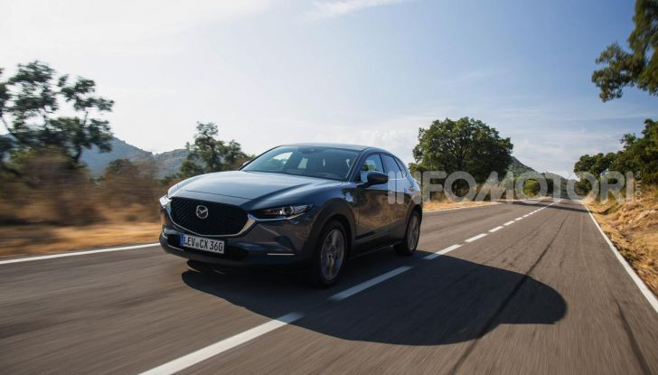[VIDEO] Prova su strada Mazda CX-30: la giusta misura al crossover giapponese - Foto 1 di 43