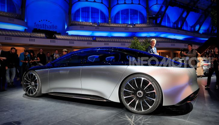 Mercedes-Benz Vision EQS: eleganza, tecnologia e prestazioni full electric - Foto 22 di 30