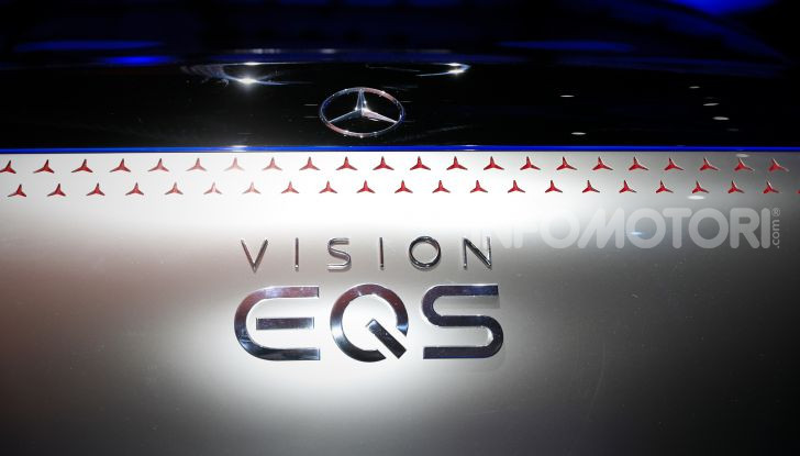 Mercedes-Benz Vision EQS: eleganza, tecnologia e prestazioni full electric - Foto 14 di 30