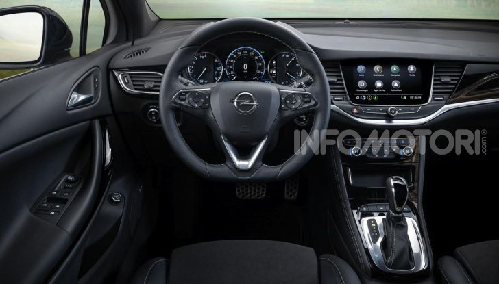 Le Sports Tourer di Opel tra le migliori Station Wagon del 2020 - Foto 4 di 26