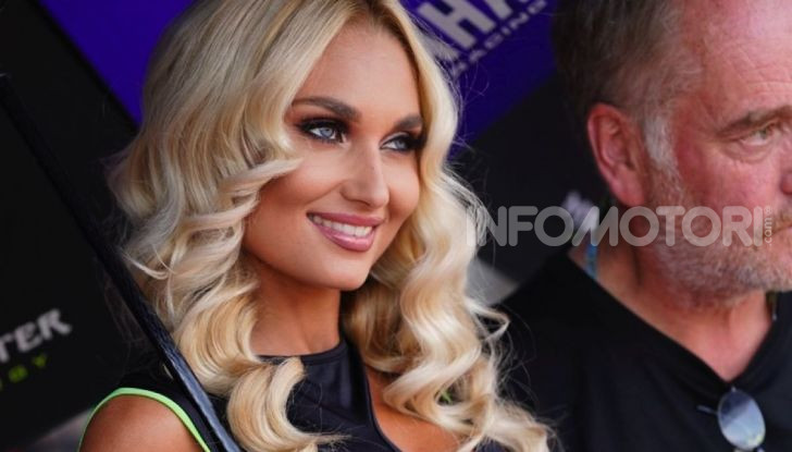 [GALLERY] Le ombrelline più belle del GP di Misano 2019 - Foto 18 di 81