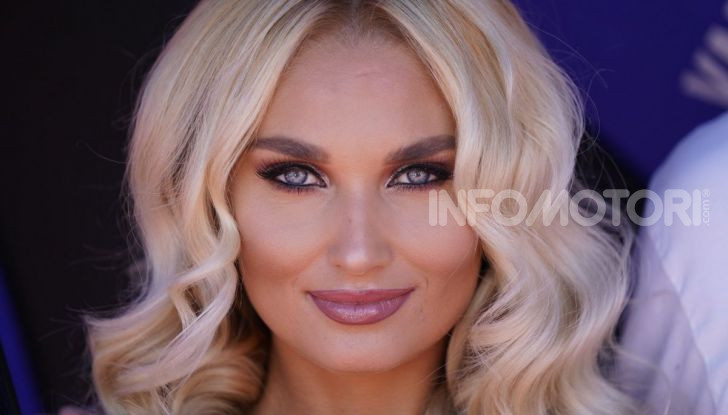 [GALLERY] Le ombrelline più belle del GP di Misano 2019 - Foto 1 di 81