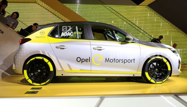 Opel Corsa-e, la prima auto da rally elettrica - Foto 2 di 17