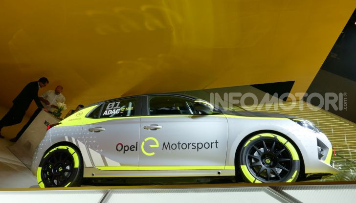 Opel Corsa-e, la prima auto da rally elettrica - Foto 5 di 17