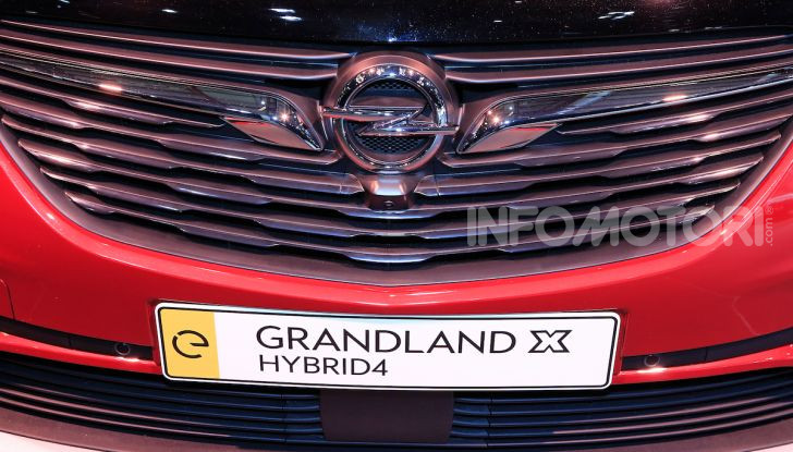 Opel Grandland X Plug-In Hybrid4: trazione integrale e poche emissioni - Foto 6 di 14